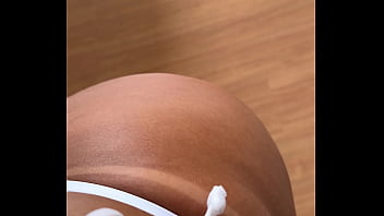 Domingo dia de deixar os pelinhos todos dourados daquele jeitinho e claro que no meu vip postei toda peladinha