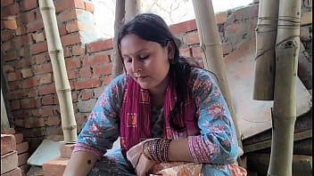 Women labour fuck with labour contractor for earning extra money