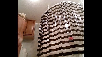 Sassy showing what her pussycan take