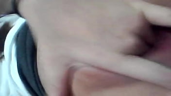 Hot babe masturbate on cam