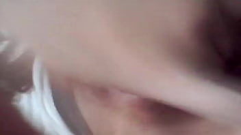 Hot babe masturbate on cam