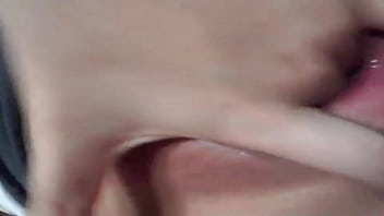 Hot babe masturbate on cam