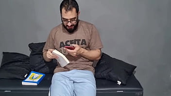 Aluno safado acaba pegando sua professora depois da escola