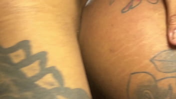 Achei a negona no pagode e arrastei pro motel meti muito leite na sua buceta e depois chupei ela toda gozada