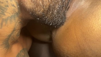 Achei a negona no pagode e arrastei pro motel meti muito leite na sua buceta e depois chupei ela toda gozada