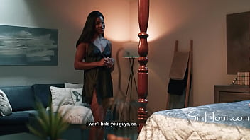 Surragate steals sperm under wifes nose