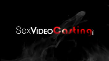 Tempting babe shows off her naked body