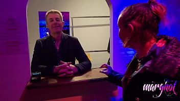 Nouveau gang bang au club mikado j'ai donné rendez vous à plusieurs de mes