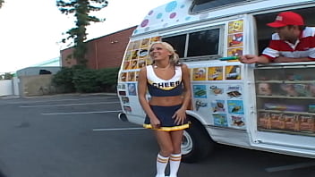 Kacey jordan bangs her mouth with ice cream before sex