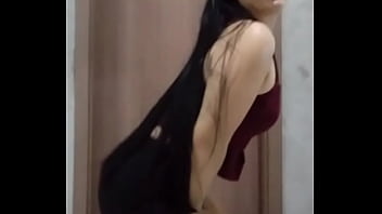 Kelly seduzindo com sua dancinha