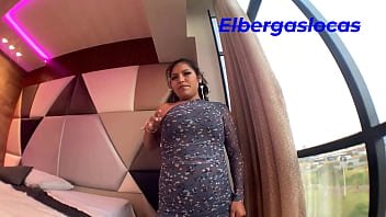 Quiero que veas como es que llego al orgasmo quiero que veas como me corro de tanto placer tu y todo el mundo quiero que miren como soy tuya