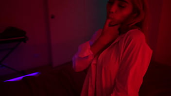 Beautiful girl from medellin goes to her bed and masturbates