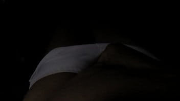 Kari Masturbandose En La Cama thumbnail