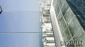 Chupando pau junto com minha amiga até ganhar porra quentinha