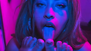 Even when i'm smoking i can't stop worshiping your feet