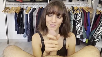 Imagine Que Tu Es Allongé Sur Le Lit Je Me Pose Entre Tes Jambes Et Je Commence à Toucher Ton Pénis Je Te Lè thumbnail