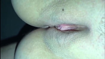 Esposa sendo fodida por estranhos com gozada interna