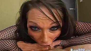 She sucks a good dick 206