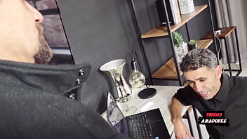 A vovo teve que pagar o aluguel com sexo