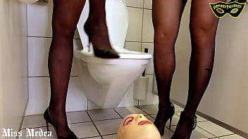 Slave must clean the toilet seat with his tongue