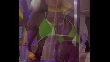 Mc fez festinha particular no motel e fudeu muito a loira safada no pelo com gozada na boca