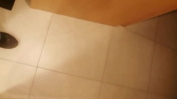 Enseñando verga gruesa