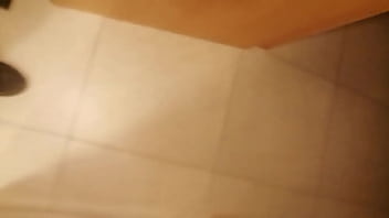 Enseñando verga gruesa