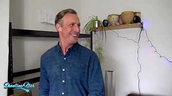 Cheating house wife wants to play with the handy mans big tool