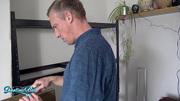 Cheating house wife wants to play with the handy mans big tool