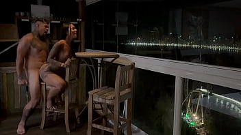 Cheguei em balneário tão excitada que fodi a noite toda completo no sheer