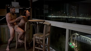 Cheguei em balneário tão excitada que fodi a noite toda completo no sheer