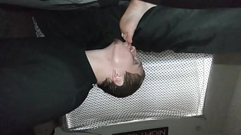 Jerking off while secretly and sucking lol toes