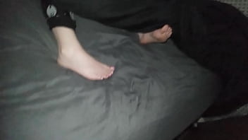 Jerking off while secretly and sucking lol toes