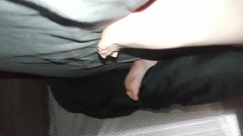 Jerking off while secretly and sucking lol toes