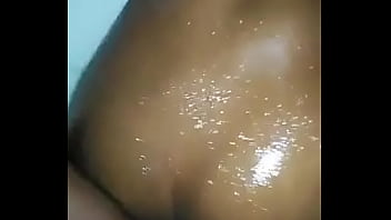 Novinha cheia de leitinho