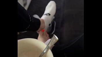 I wish you a nice start into the week today in white nike socks ; vip on of #feet #feetworld #fetisch #nike #n