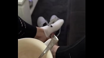 I wish you a nice start into the week today in white nike socks ; vip on of #feet #feetworld #fetisch #nike #n