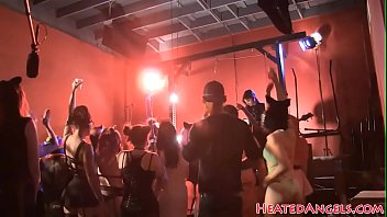 Goth stunner enjoys naked photoshoot