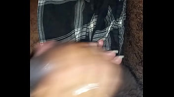 Mi vecina me pide que la lleve en carro algún sitio publico para chuparme la verga