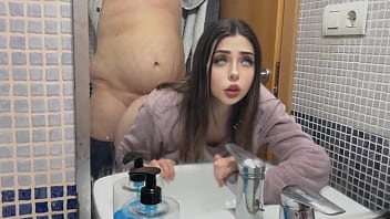 Tenia unos minutos para follar con padrastro gordo el se corre muy ido Tenia unos minutos para follar con padrastro gordo el se corre muy ido
