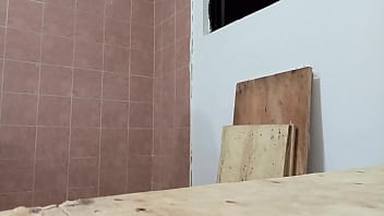 Gordibuena en tanga haciendo la comida