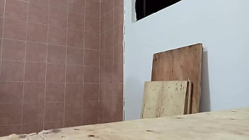 Gordibuena en tanga haciendo la comida