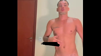 Novinho Dotado Famosinho Do Tiktok Faz Vídeo Dançando De Cueca Balançando A Picoca thumbnail