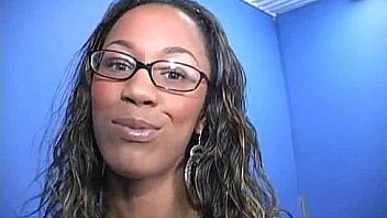 Ebony backs her booty all the way to the gloryhole 22