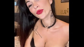 Coucou toi tu viens quand voir mon contenu privé j’ai une superbe