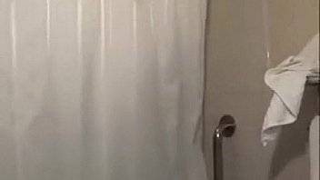 Amateur teen getting off in the