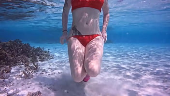 Pour ce dimanche très chaud tout va se passer dans l'eau des maldives alors