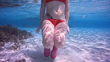 Pour ce dimanche très chaud tout va se passer dans l'eau des maldives alors