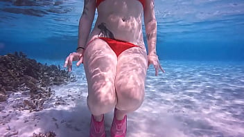 Pour ce dimanche très chaud tout va se passer dans l'eau des maldives alors