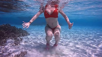 Pour ce dimanche très chaud tout va se passer dans l'eau des maldives alors